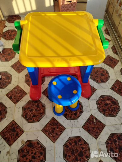 Детский стол и стул