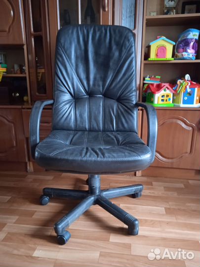 Компьютерное кресло руководителя бу