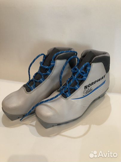 Лыжные ботинки с сумкой