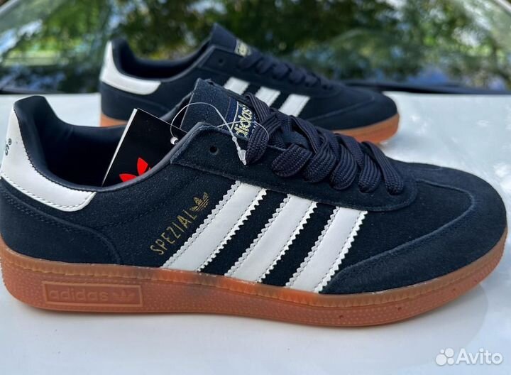 Кроссовки adidas