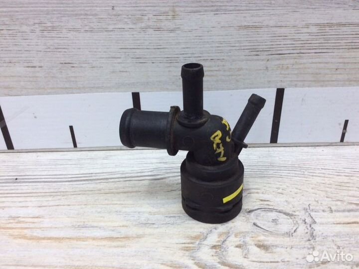 Фланец двигателя системы охлаждения Audi A3 8V