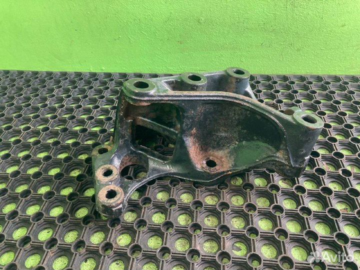 Кронштейн MAN TGX