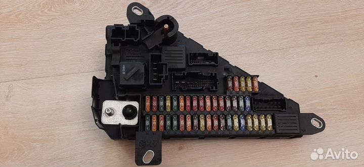 Блок предохранителей задний BMW 5-Series E60