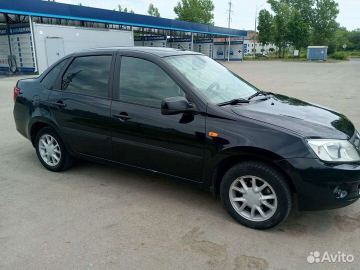 LADA Granta 1.6 МТ, 2013, битый, 275 000 км