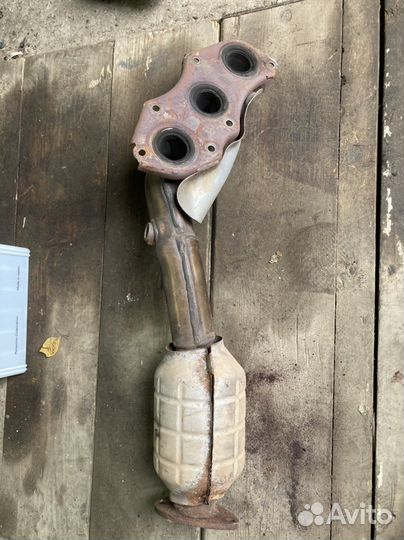 Колектор катализатор передний lexus is gs gr-fse