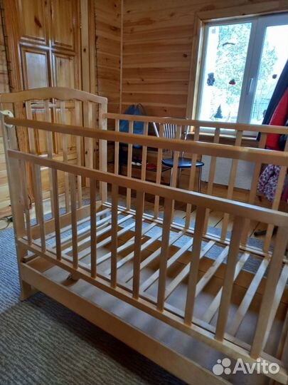 Детская кроватка