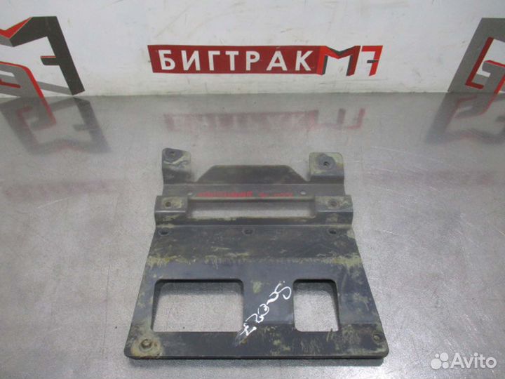 Кронштейн правого переднего брызговика Scania P, G, R