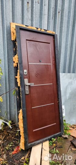 Дверь входная металлическая бу