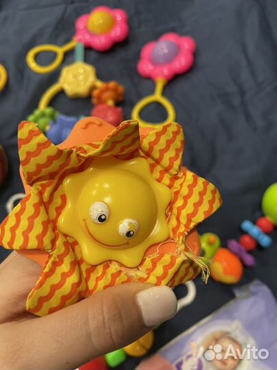 Детские развивающие игрушки и грызунки