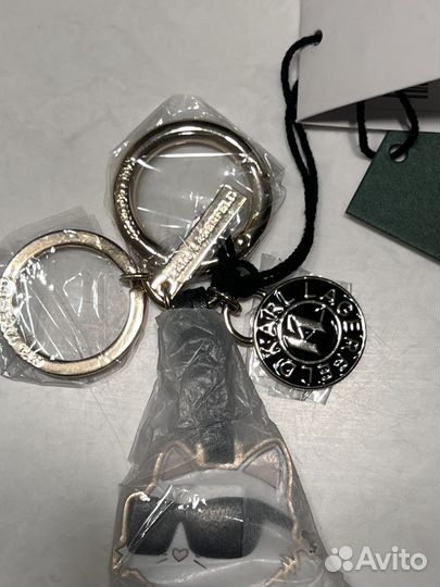 Karl lagerfeld брелок