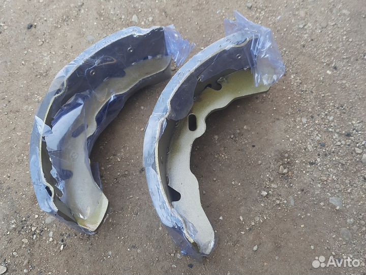 Тормозные колодки задние mazda titan