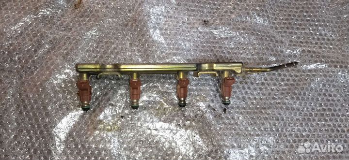 Топливная рампа Nissan Almera N 16 QG15