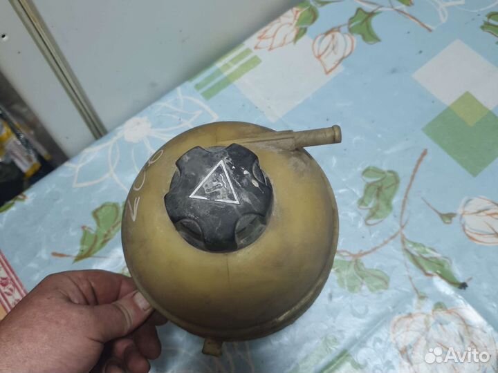 Расширительный бачок на peugeot 206