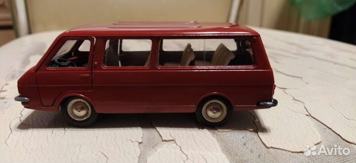 Модель авто Раф 2203 СССР 1:43