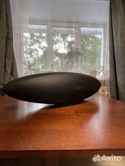 Bowers & Wilkins zeppelin wireless