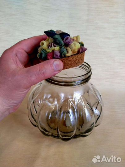 Стеклянная банка для сыпучих продуктов