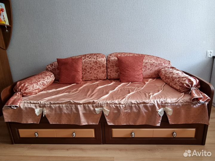 Кровать односпальная