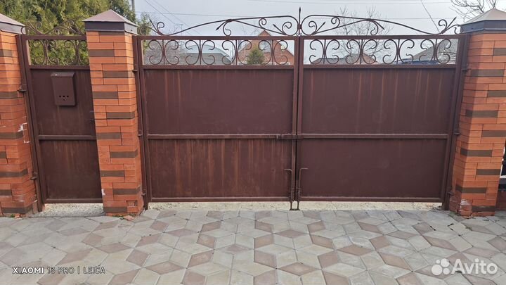 Секционные ворота с калиткой бу