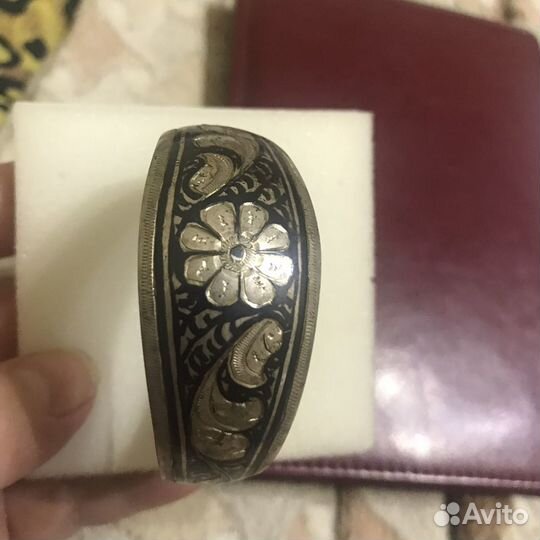 Браслеты на руку 2 х видов