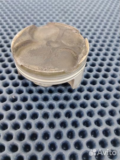 Suzuki GSX-R 600 k6 k7 поршень