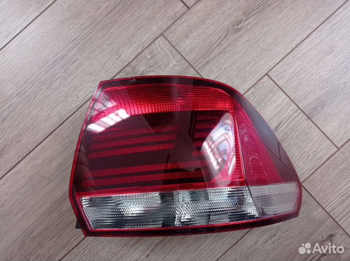 Фонарь задний правый на Volkswagen Polo 2015-2020