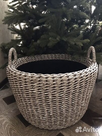 Дровница, кашпо