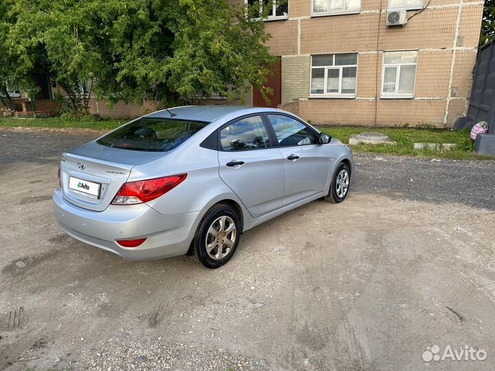 Hyundai Solaris 1.4 AT, 2012, 105 000 км
