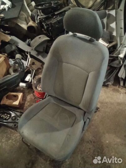 Nissan almera classic сиденья передние