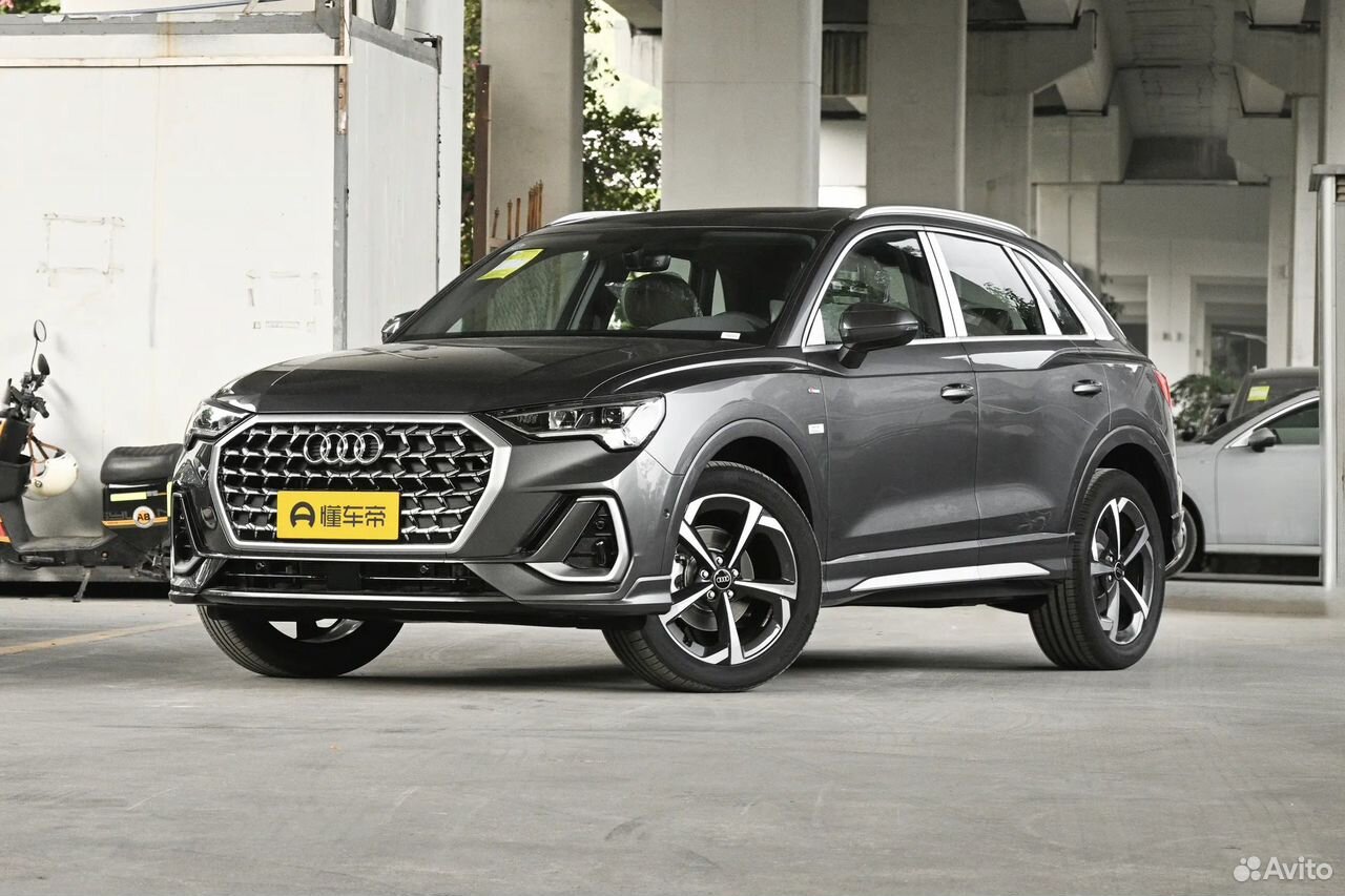 Audi Q3 1.5 AMT, 2026, 3 км