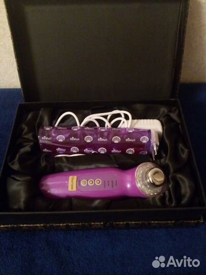 Массажер для лица новый
