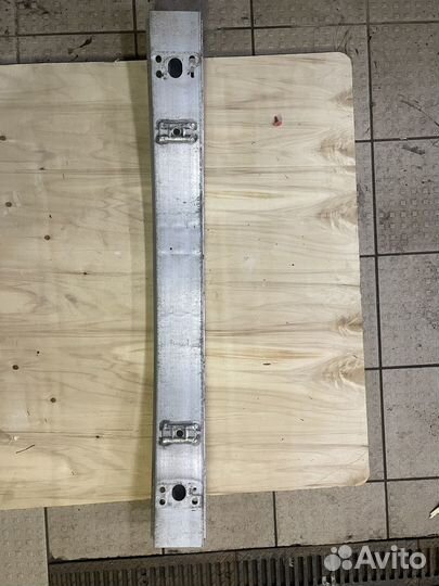 Усилитель переднего бампера Lexus RX450h