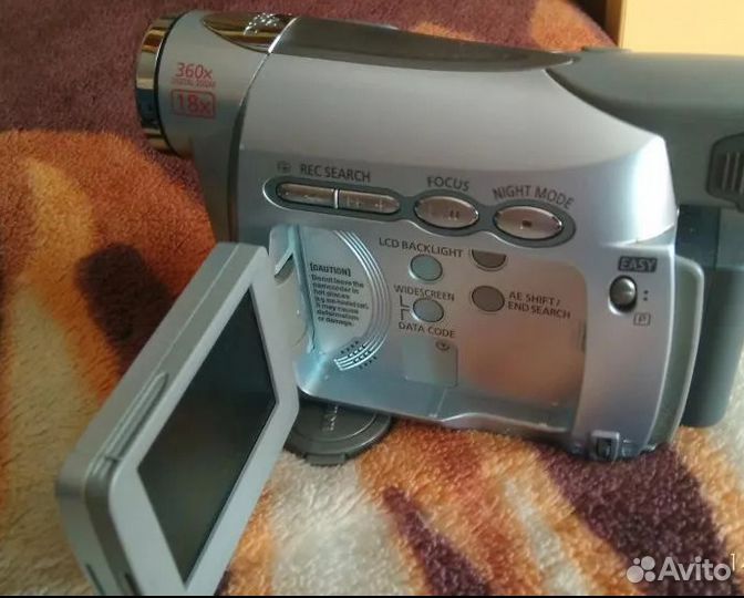 Видеокамера Canon MV790