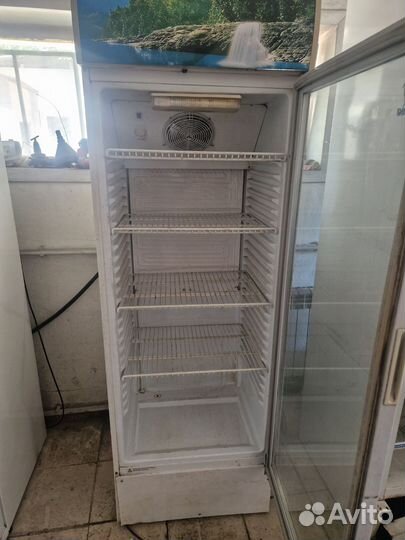 Холодильник витрина