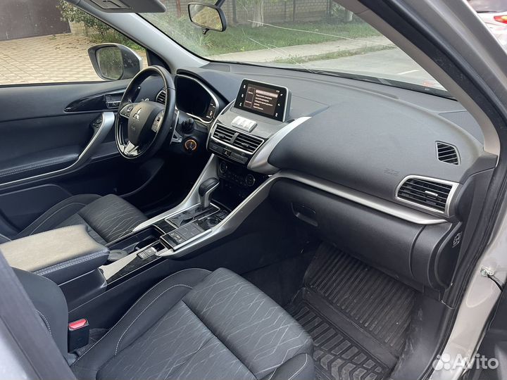 Mitsubishi Eclipse Cross 1.5 CVT, 2018, битый, 98 000 км