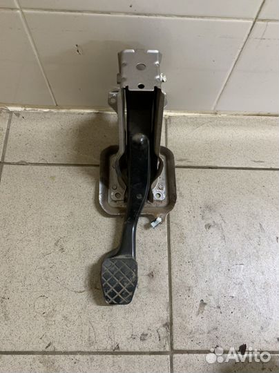 Педаль тормоза на volkswagen jetta