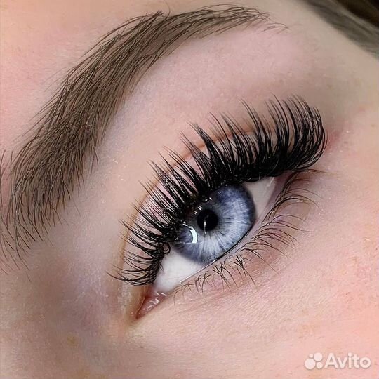 Наращивание ресниц в студии