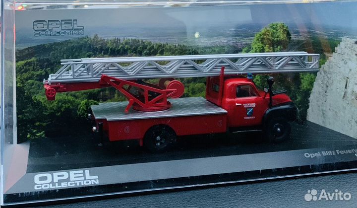 Пожарная машина модель Opel blitz 1952 1:43 IXO