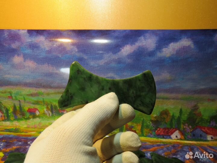 Гуаша для массажа. Сделан из нефрита