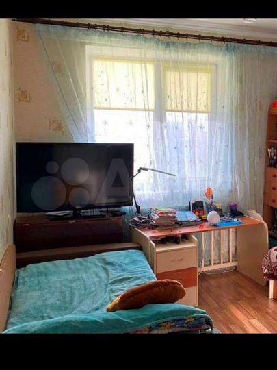 3-к. квартира, 54 м², 2/4 эт.