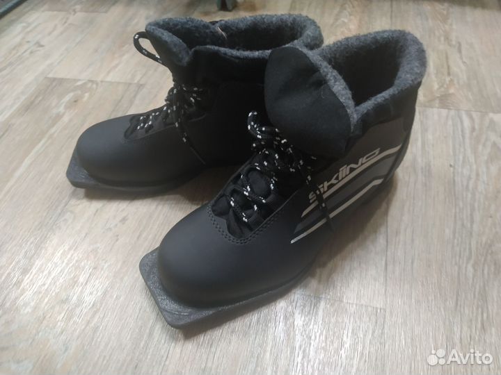 Ботинки лыжные размер 37-38