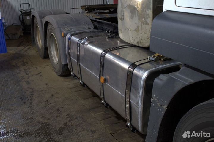 Алюминиевый топливный бак на 800л (670х670х1980)