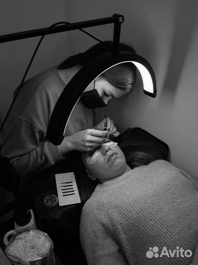 Обучение наращиванию ресниц