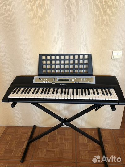 Синтезатор yamaxa PSR R 200