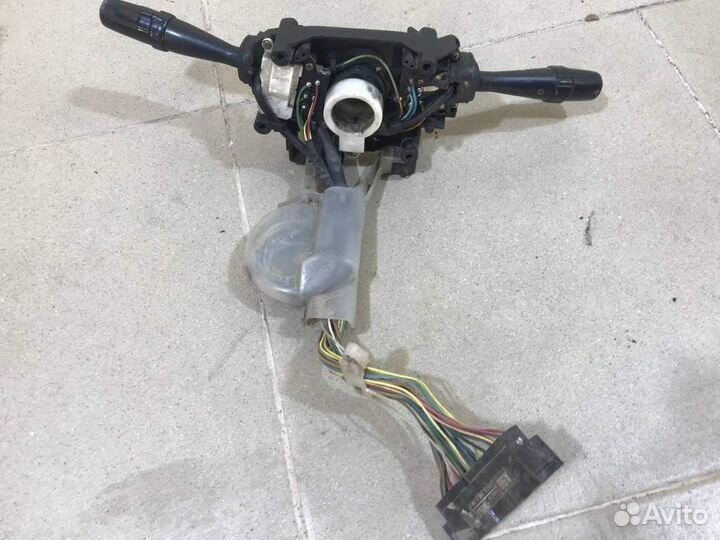 Переключатель поворотов подрулевой Toyota Crown (S