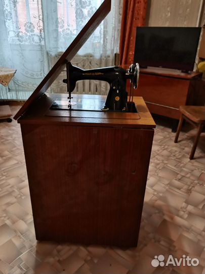 Швейная машинка Подольская ножная