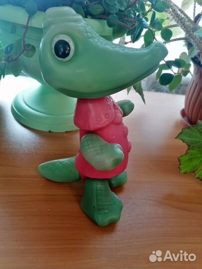 Кукла Крокодил Гена дутыш пластмасса винтаж СССР