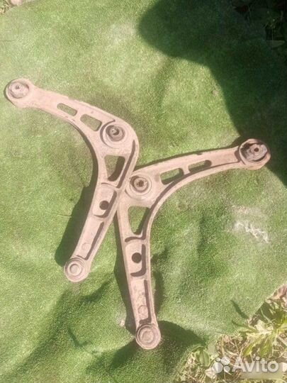 Рычаг передний Renault Laguna