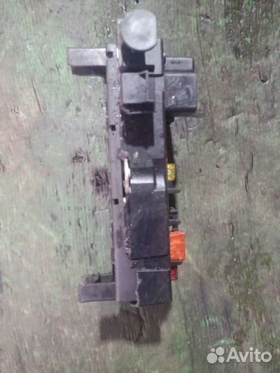 Блок предохранителей Peugeot 307 2002г. 9650664180