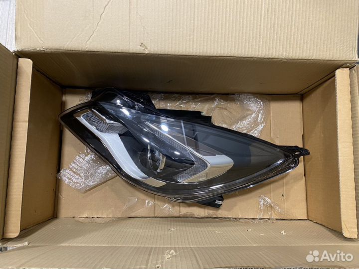 Новая передняя фара opel insignia