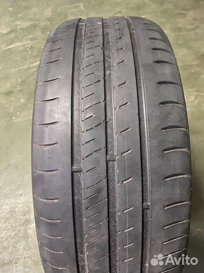 Kumho Ecowing ES01 KH27 215/45 R17